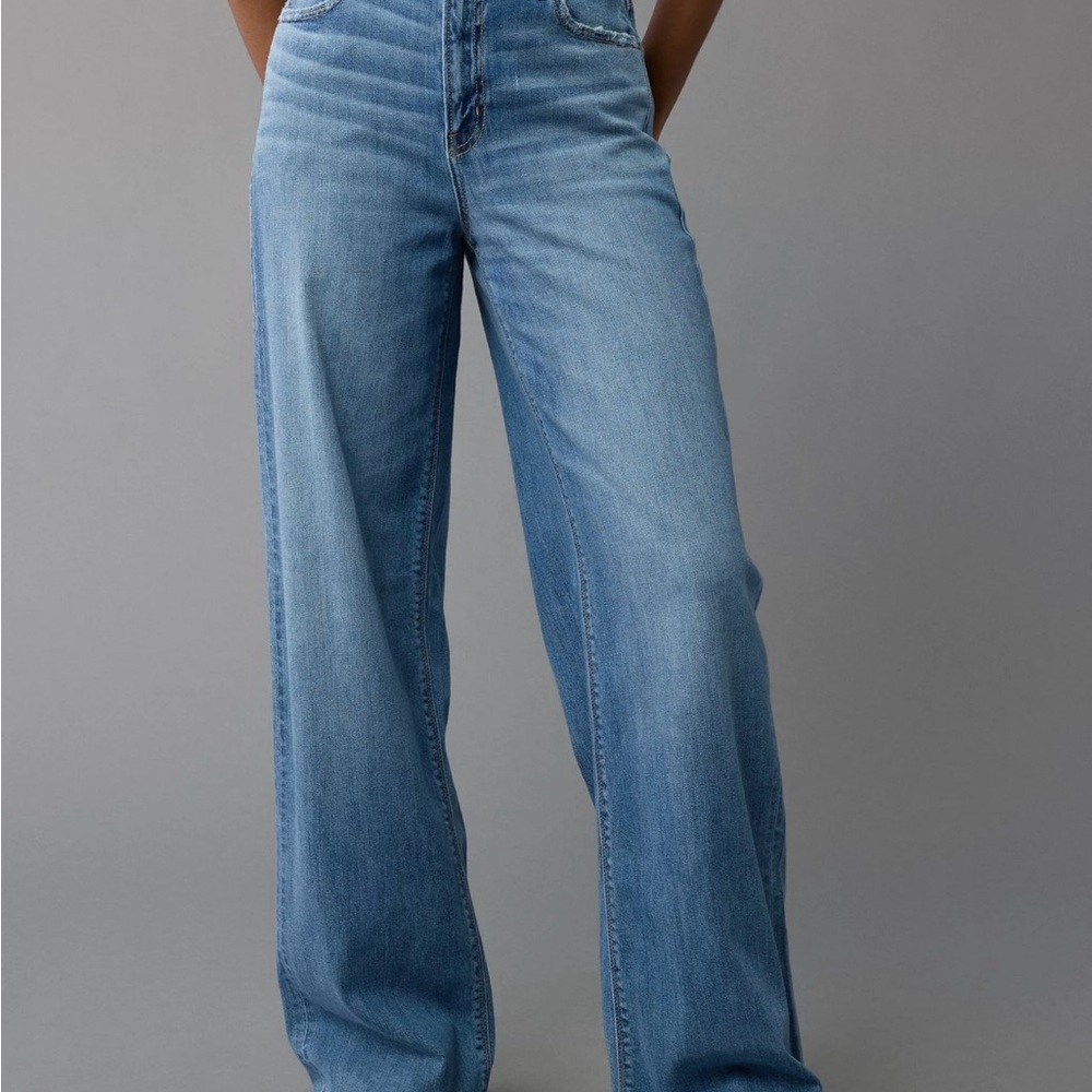 American Eagle Dreamy Drape Stretch High-Waisted Baggy Wide Leg Jeans 4 SHORT